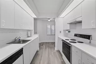 13700 SW 11th St, Pembroke Pines, FL 33027 - Photo 15