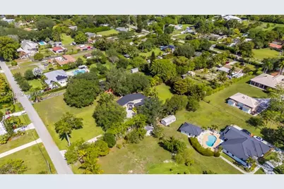 14011 SW 21st St, Davie, FL 33325 - Photo 59