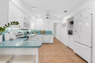 14011 SW 21st St, Davie, FL 33325 - Photo 13