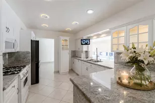 7410 Loch Ness Dr, Miami Lakes, FL 33014 - Photo 7