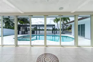 7410 Loch Ness Dr, Miami Lakes, FL 33014 - Photo 25
