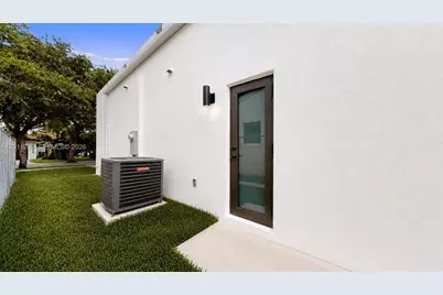 16022 NW 83rd Ct, Miami Lakes, FL 33016 - Photo 19