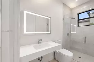 16022 NW 83rd Ct, Miami Lakes, FL 33016 - Photo 43
