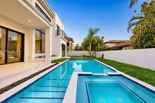16022 NW 83rd Ct, Miami Lakes, FL 33016 - Photo 17