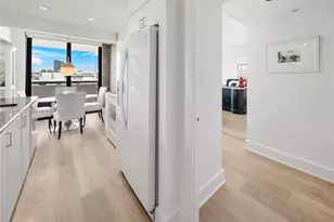 2555 Collins Ave, Miami Beach, FL 33140 - Photo 37