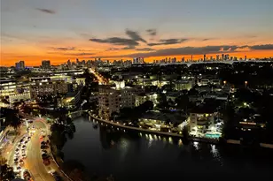 2555 Collins Ave, Miami Beach, FL 33140 - Photo 17