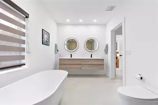 210 NE 107th St, Miami Shores, FL 33161 - Photo 33