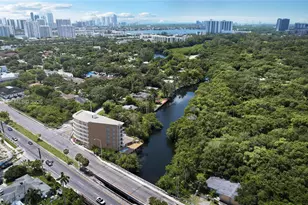 18550 NE 23rd Ct, Miami, FL 33180 - Photo 13