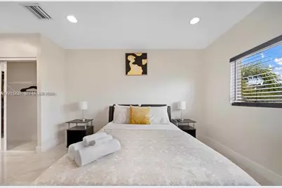 615 NW 10th Ter #1, Fort Lauderdale, FL 33311 - Photo 9