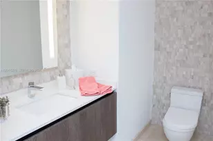 68 SE 6th St, Miami, FL 33131 - Photo 31