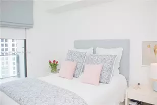 68 SE 6th St, Miami, FL 33131 - Photo 23