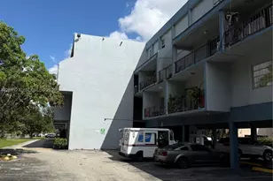 399 NW 72nd Ave, Miami, FL 33126 - Photo 3