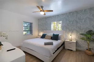 437 NE 107th St, Miami, FL 33161 - Photo 11