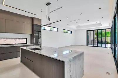 125 SW 29th Rd, Miami, FL 33129 - Photo 37