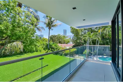 125 SW 29th Rd, Miami, FL 33129 - Photo 15