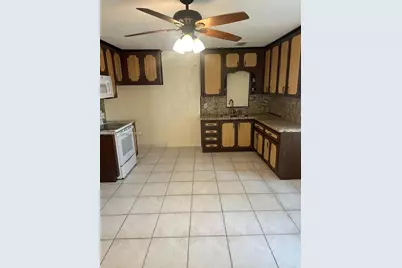 11108 Peachtree Dr #1, Miami, FL 33161 - Photo 7