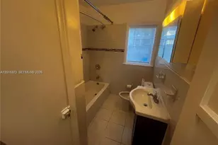 11108 Peachtree Dr, Miami, FL 33161 - Photo 11