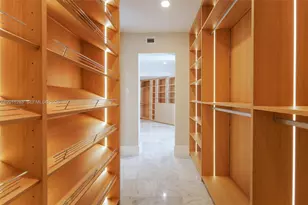 1981 S Oak Haven Cir, Miami, FL 33179 - Photo 17