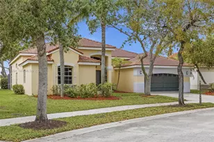 727 Lake Blvd, Weston, FL 33326 - Photo 3