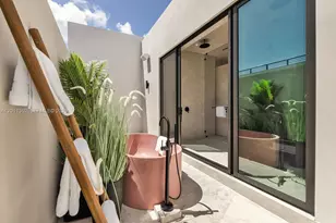 2006 NE 124th St, North Miami, FL 33181 - Photo 35
