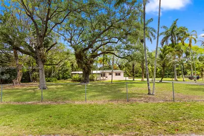 15345 SW 269th Ter, Homestead, FL 33032 - Photo 5