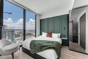 20 NE 11th St, Miami, FL 33132 - Photo 9