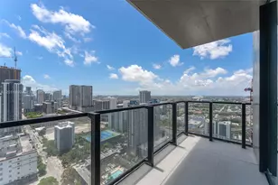 20 NE 11th St, Miami, FL 33132 - Photo 21