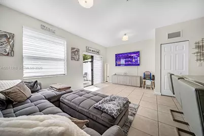 10657 W 32nd Ln, Hialeah, FL 33018 - Photo 15