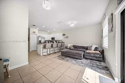 10657 W 32nd Ln, Hialeah, FL 33018 - Photo 17