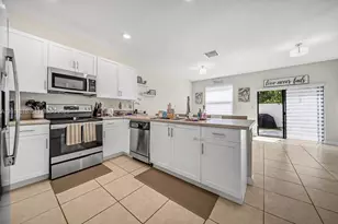 10657 W 32nd Ln, Hialeah, FL 33018 - Photo 11