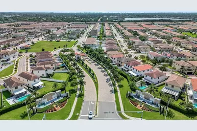 10657 W 32nd Ln, Hialeah, FL 33018 - Photo 41