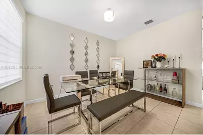 10657 W 32nd Ln, Hialeah, FL 33018 - Photo 3