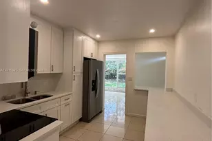 822 Avenida Hermosa, West Palm Beach, FL 33405 - Photo 3
