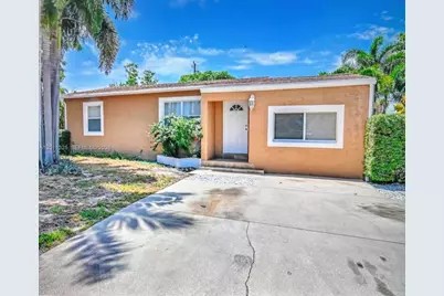 822 Avenida Hermosa, West Palm Beach, FL 33405 - Photo 1