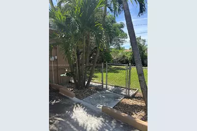822 Avenida Hermosa, West Palm Beach, FL 33405 - Photo 13