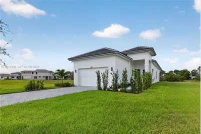 265 SE Via Sangro, Port Saint Lucie, FL 34952 - Photo 1