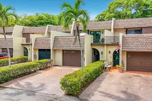 10375 Rue Vendome, Pembroke Pines, FL 33026 - Photo 3