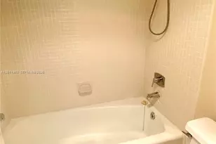 20225 NE 34th Ct, Aventura, FL 33180 - Photo 9