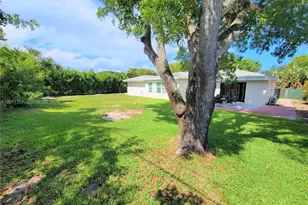 735 Tradewind Dr, North Palm Beach, FL 33408 - Photo 17