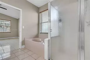 16332 SW 10th St, Pembroke Pines, FL 33027 - Photo 13