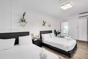1020 SW 8th St, Hallandale Beach, FL 33009 - Photo 25