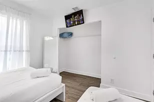 1020 SW 8th St, Hallandale Beach, FL 33009 - Photo 19