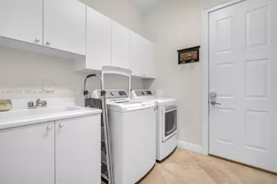 1480 Windjammer Way, Hollywood, FL 33019 - Photo 25