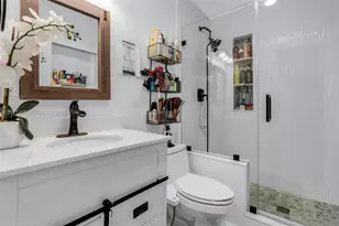 6810 NW 74th Pl, Tamarac, FL 33321 - Photo 19