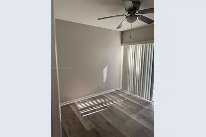 366 E Riverbend Dr, Sunrise, FL 33326 - Photo 5