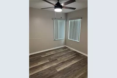 366 E Riverbend Dr, Sunrise, FL 33326 - Photo 7