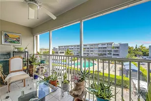 330 SE 2nd St, Hallandale Beach, FL 33009 - Photo 21