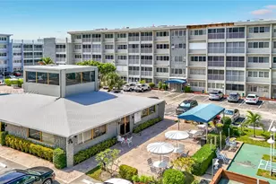 330 SE 2nd St, Hallandale Beach, FL 33009 - Photo 5