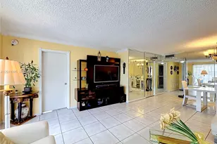 330 SE 2nd St, Hallandale Beach, FL 33009 - Photo 15