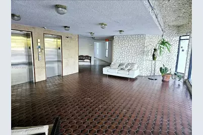 9682 Fontainebleau Blvd #207, Miami, FL 33172 - Photo 3